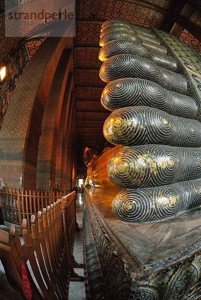 Bangkok  Hauptstadt  liegend  liegen  liegt  liegendes  liegender  liegende  daliegen  Südostasien  Asien  Buddha  Kloster  zurücklehnen  Thailand