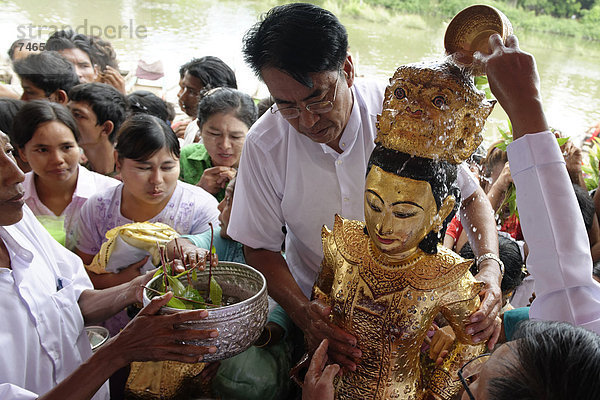 Einheit  waschen  Statue  Zeremonie  Myanmar  Amarapura  Asien  Mandalay Division  Gewerkschaft