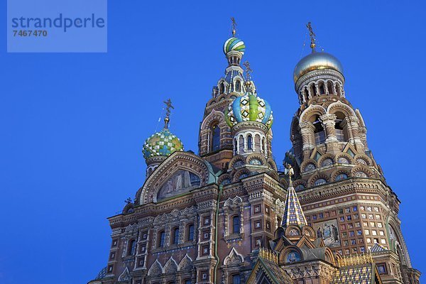 beleuchtet  Europa  verschütten  Kirche  UNESCO-Welterbe  Abenddämmerung  Russland