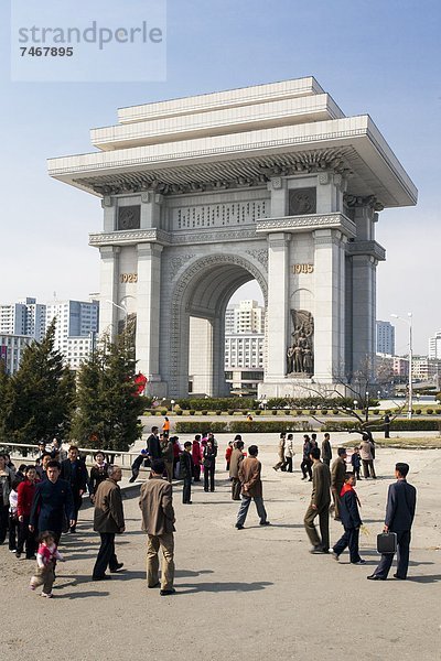 Paris  Hauptstadt  Demokratie  Brücke  Korea  in der Höhe  Asien  Nordkorea