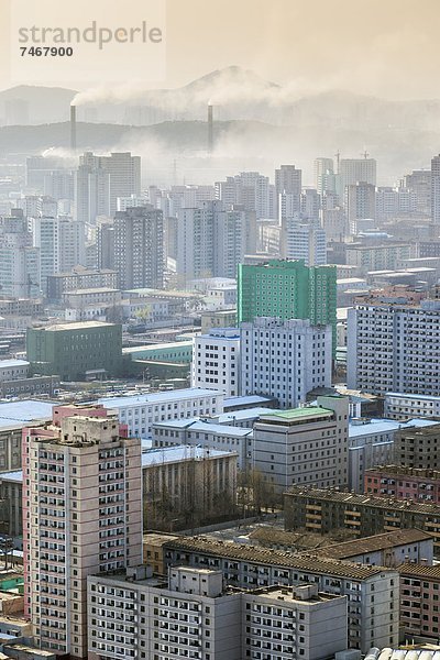 Skyline Skylines schmutzig Großstadt Demokratie Kraftwerk Korea kohlebefeuert Asien Nordkorea