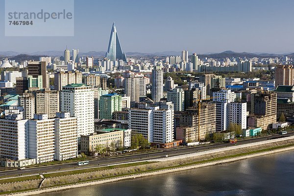 Skyline  Skylines  Großstadt  Hotel  Fluss  Demokratie  heben  Korea  Asien  Nordkorea