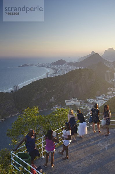 Berg  Fröhlichkeit  Brotlaib  Tourist  Zucker  Ansicht  Brasilien  Rio de Janeiro  Südamerika
