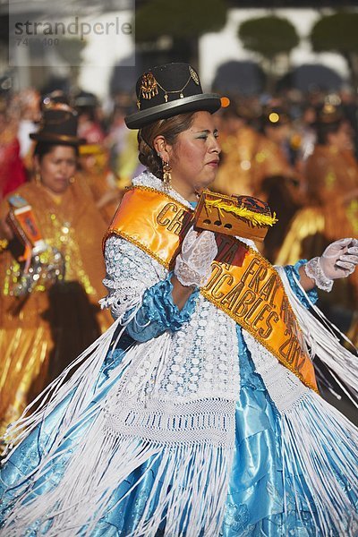 Frau  tanzen  Stadtplatz  Festival  UNESCO-Welterbe  Bolivien  Südamerika