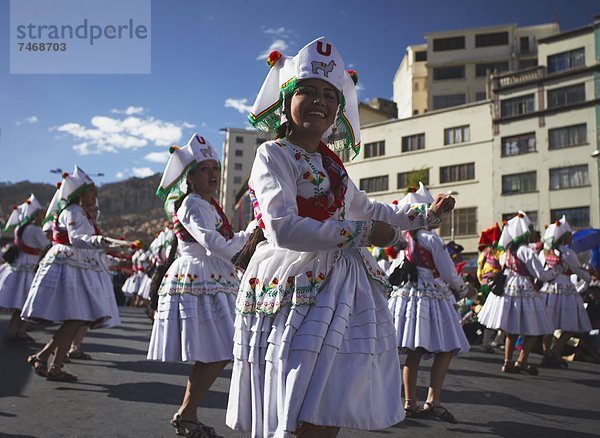 La Paz  Hauptstadt  Eingang  Tänzer  zeigen  Festival  Bolivien  La Paz  Südamerika  Universität