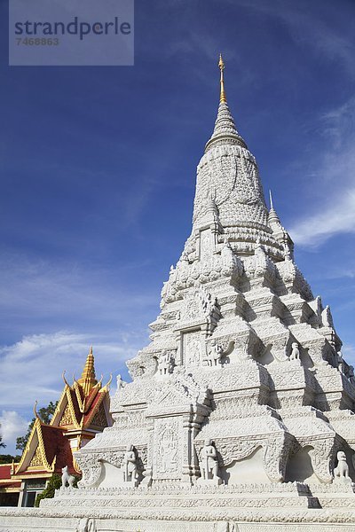 Phnom Penh  Hauptstadt  Monarchie  Palast  Schloß  Schlösser  Silber  Südostasien  Vietnam  Asien  Kambodscha  Pagode  Stupa