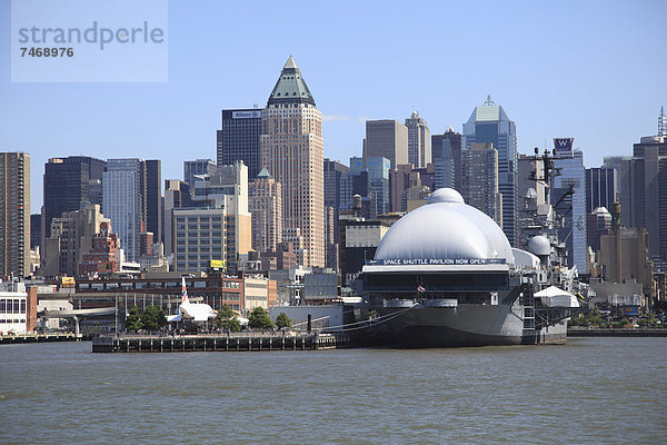 Vereinigte Staaten von Amerika  USA  New York City  Meer  Museum  Nordamerika  Himmel  Manhattan