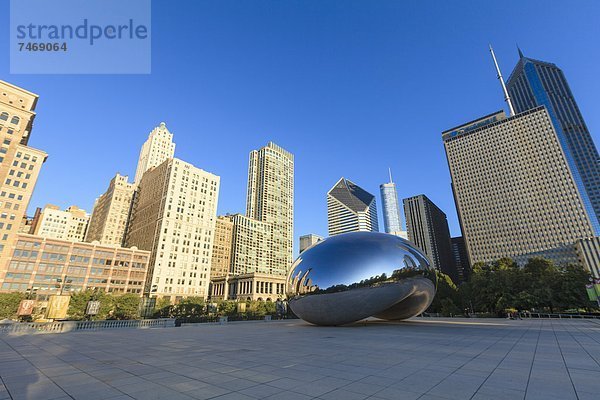 Vereinigte Staaten von Amerika  USA  Stadtansicht  Stadtansichten  Skulptur  Wolke  Eingang  Nordamerika  Jahrtausend  Chicago  Illinois  Stahl