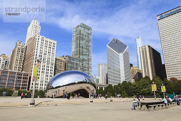 Vereinigte Staaten von Amerika  USA  Skulptur  Wolke  Eingang  Nordamerika  Chicago  Illinois  Stahl