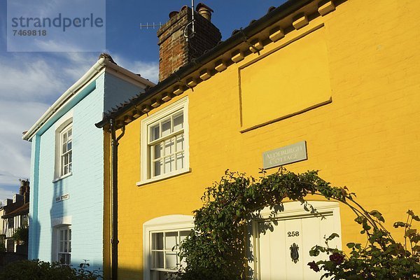 hoch oben Europa Großbritannien Straße Küste Stadt bunt Landhaus freie Natur England Suffolk