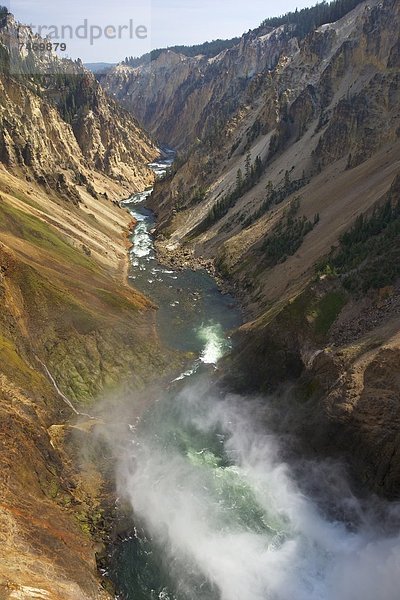 Vereinigte Staaten von Amerika  USA  Fluss  Nordamerika  Yellowstone Nationalpark  Angst  UNESCO-Welterbe  Lower Falls  Wyoming