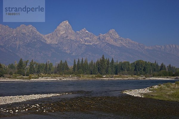 Vereinigte Staaten von Amerika  USA  Ehrfurcht  Fluss  Kathedrale  Nordamerika  Zimmer  Teich  Wyoming