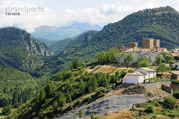 Europa  Palast  Schloß  Schlösser  Tal  Hintergrund  Dorf  Schlucht  Aragonien  Huesca  Spanien