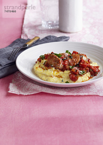 Wurst  Tomate  Polenta