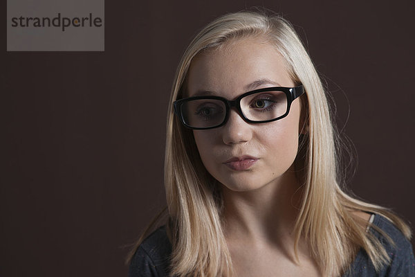 sehen  Brille  Teenagerin  Kleidung  Seitenansicht