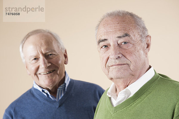 Senior  Senioren  Portrait  Mann  sehen  Blick in die Kamera  2