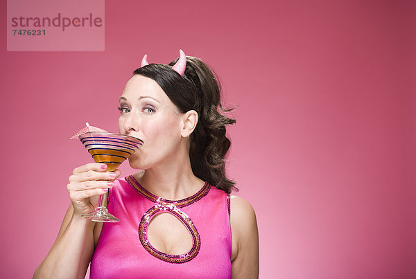 Portrait  Frau  trinken  Kleidung  Teufel  Martini