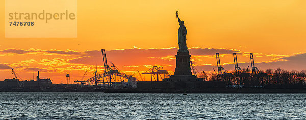 Freiheit  Sonnenuntergang  Silhouette  Statue