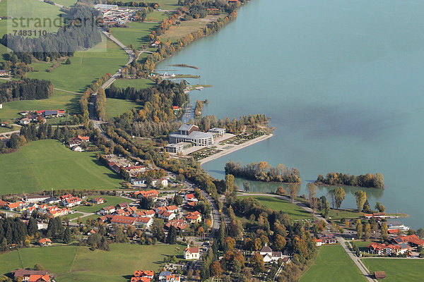 Luftaufnahme  Festspielhaus am Forggensee bei Füssen im Ostallgäu  Allgäu  Bayern  Deutschland  Europa