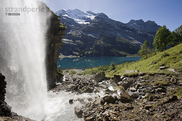 Europa Wasserfall Berner Oberland Kandersteg Schweiz Kanton Bern