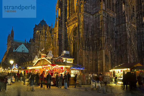 Weihnachtsmarkt  Straßburg  Elsass  Frankreich  Europa