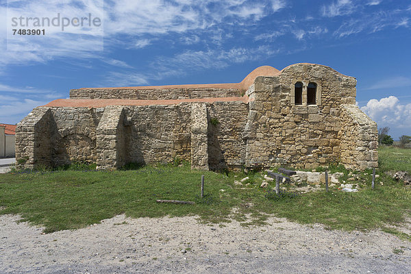 San Giovanni di Sinis  eine der ältesten byzantinischen Kirchen auf Sardinien  Ursprünge 6. oder 7. Jh.  Sinishalbinsel  Oristano  Oristanese  Sardinien  Italien  Europa