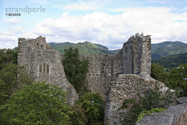 Die Ruine der Burg Baden  Badenweiler im Markgräflerland  Schwarzwald  Baden-Württemberg  Deutschland  Europa