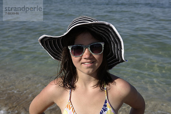 Mädchen  12 Jahre  am Strand  Portrait