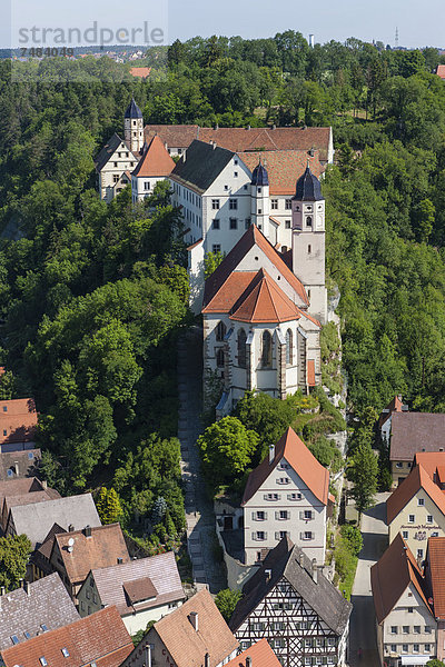 Blick auf das Schloss und die Wallfahrtskirche St. Anna  Haigerloch  Baden-Württemberg  Deutschland  Europa  ÍffentlicherGrund