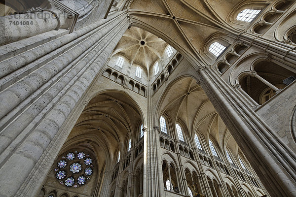 Kathedrale Notre-Dame de Laon  Pfeiler und Kuppel der Vierung  Laon  Via Francigena  Frankenstraße  Departement Aisne  Region Picardie  Frankreich  Europa