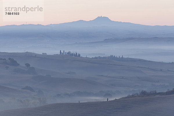 Morgenstimmung  Val dÆOrcia  Orcia-Tal  UNESCO-Weltkulturerbe  Region Toskana  Provinz Siena  Italien  Europa