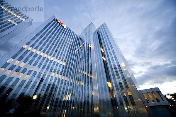 Das moderne Bürogebäude rwi4 in Düsseldorf  Nordrhein-Westfalen  Deutschland  Europa