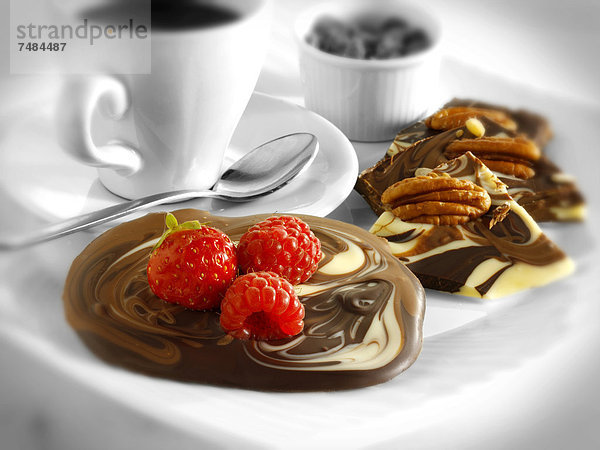 Schokoladenkekse und eine Tasse Kaffee