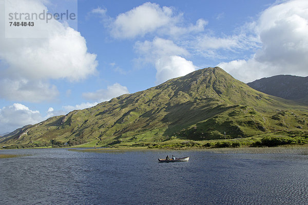 Kylemore Lough  Connemara  County Galway  Irland  Europa