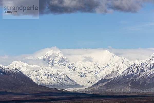 USA  Alaska  Blick auf McLaren Glacier und Alaska Range