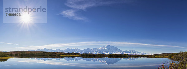 USA  Alaska  Blick auf Mount McKinley und Alaska Range im Denali Nationalpark