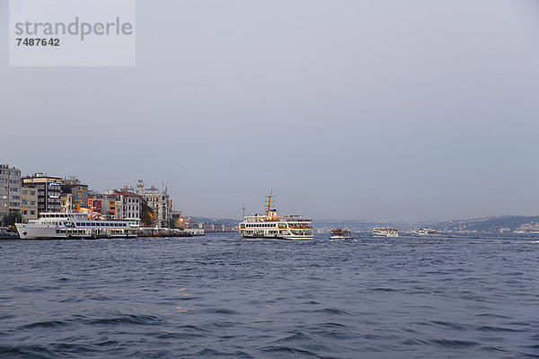 Europa  Türkei  Istanbul  Blick auf Karak und Bosporus