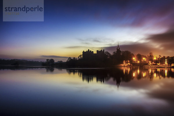 UK  Schottland  Blick auf den Linlithgow-Palast