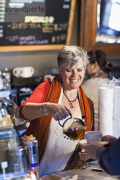 Europäer  Frau  arbeiten  Laden  Kaffee