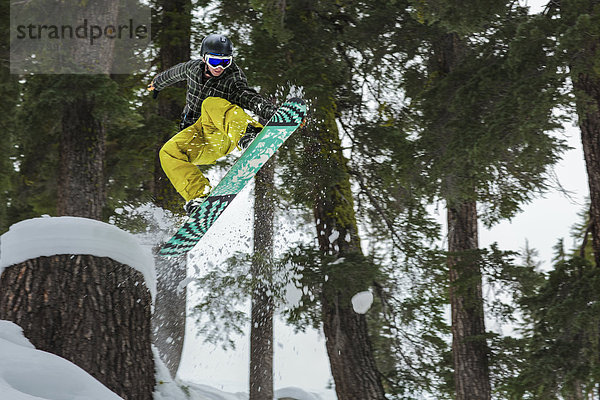 Snowboardfahrer Schnee springen mischen Mixed Hang