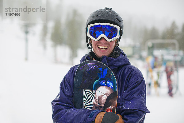 stehend  Snowboardfahrer  mischen  Mixed  Schnee