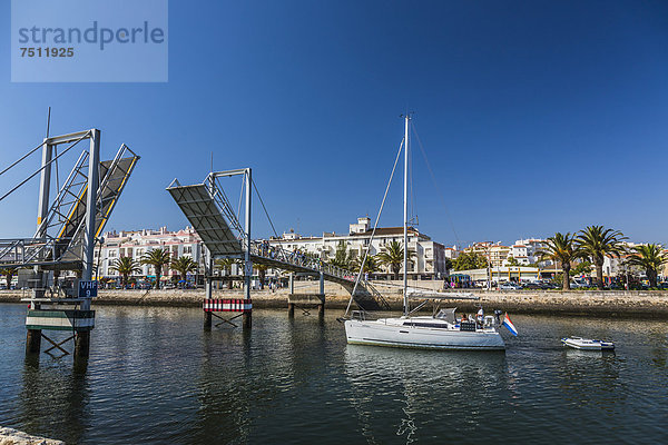 Fußgängerbrücke  Marina  Lagos  Algarve  Portugal  Europa