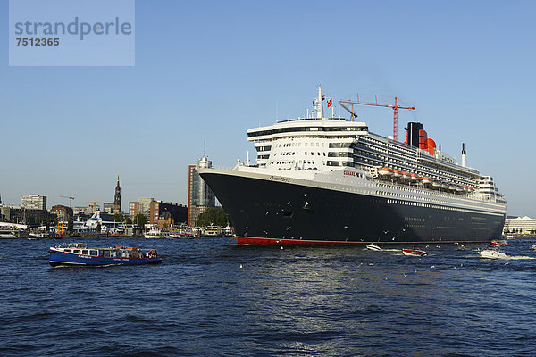 Queen Mary 2 anlässlich der Cruise Days im Hamburger Hafen