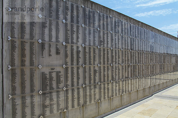 Namensliste der fefallenen Soldaten  Gedenkstätte Fremdenlegion  Indochina-Krieg  Frejus  Cote d'Azur  Frankreich  Europa