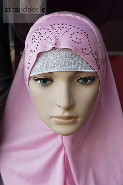 Schaufensterpuppe mit arabischem Kopftuch  modisch  Deira Old Souk  Dubai  Vereinigte Arabische Emirate  Naher Osten  Asien