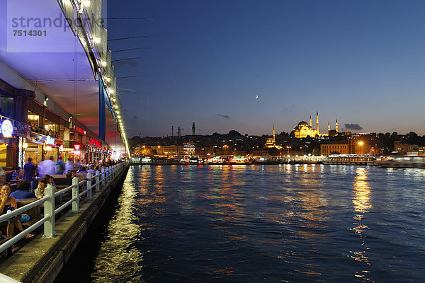 Galatabrücke  Galata-Brücke  Goldenes Horn  Süleymaniye-Moschee und Rüstem-Pascha-Moschee  Istanbul  Türkei  Europa  ÖffentlicherGrund