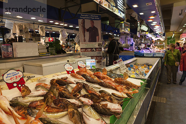 Marktstand auf dem Fischmarkt  Altstadt  Palma de Mallorca  Mallorca  Balearen  Spanien  Europa