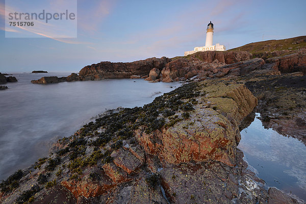 Abendlicher Ausblick auf den Atlantik vom Leuchtturm Rua Reidh Lighthouse  Melvaig  Gairloch  Wester Ross  Schottland  Großbritannien  Europa