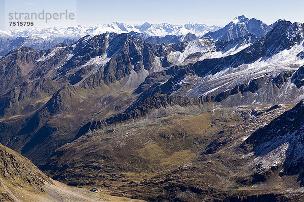 Blick von der Rinnenspitze auf die Franz Senn Hütte  Stubaier Alpen  Tirol  Österreich  Europa