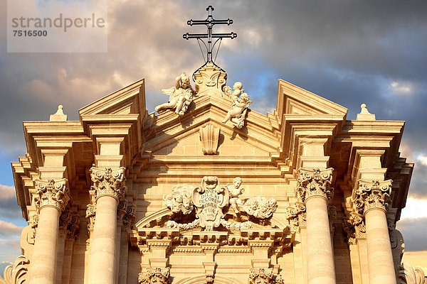 Der barocke Dom  Syrakus  Sizilien  Italien  Europa